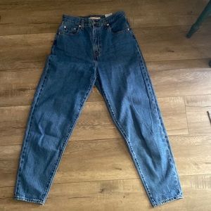 Levi’s High Loose Taper Jeans